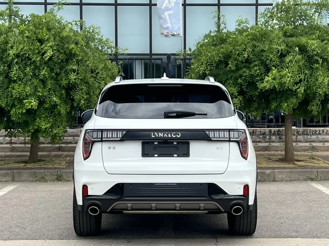 Lynk & Co 01