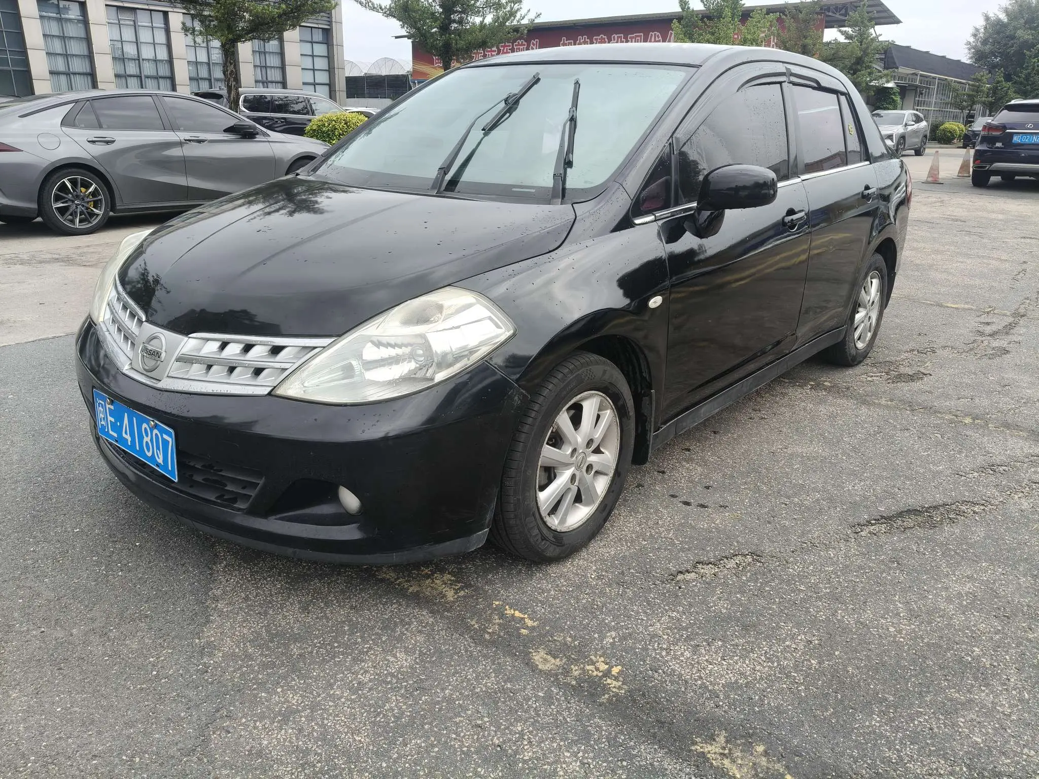 Nissan Tiida
