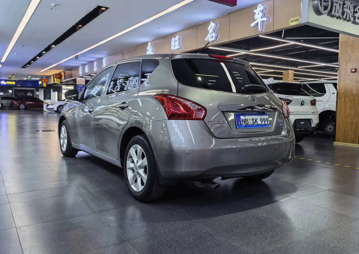 Nissan Tiida