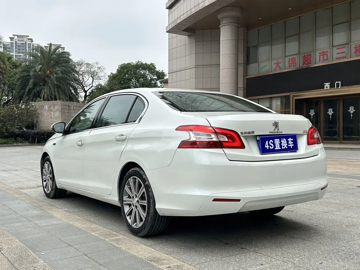 Peugeot 408