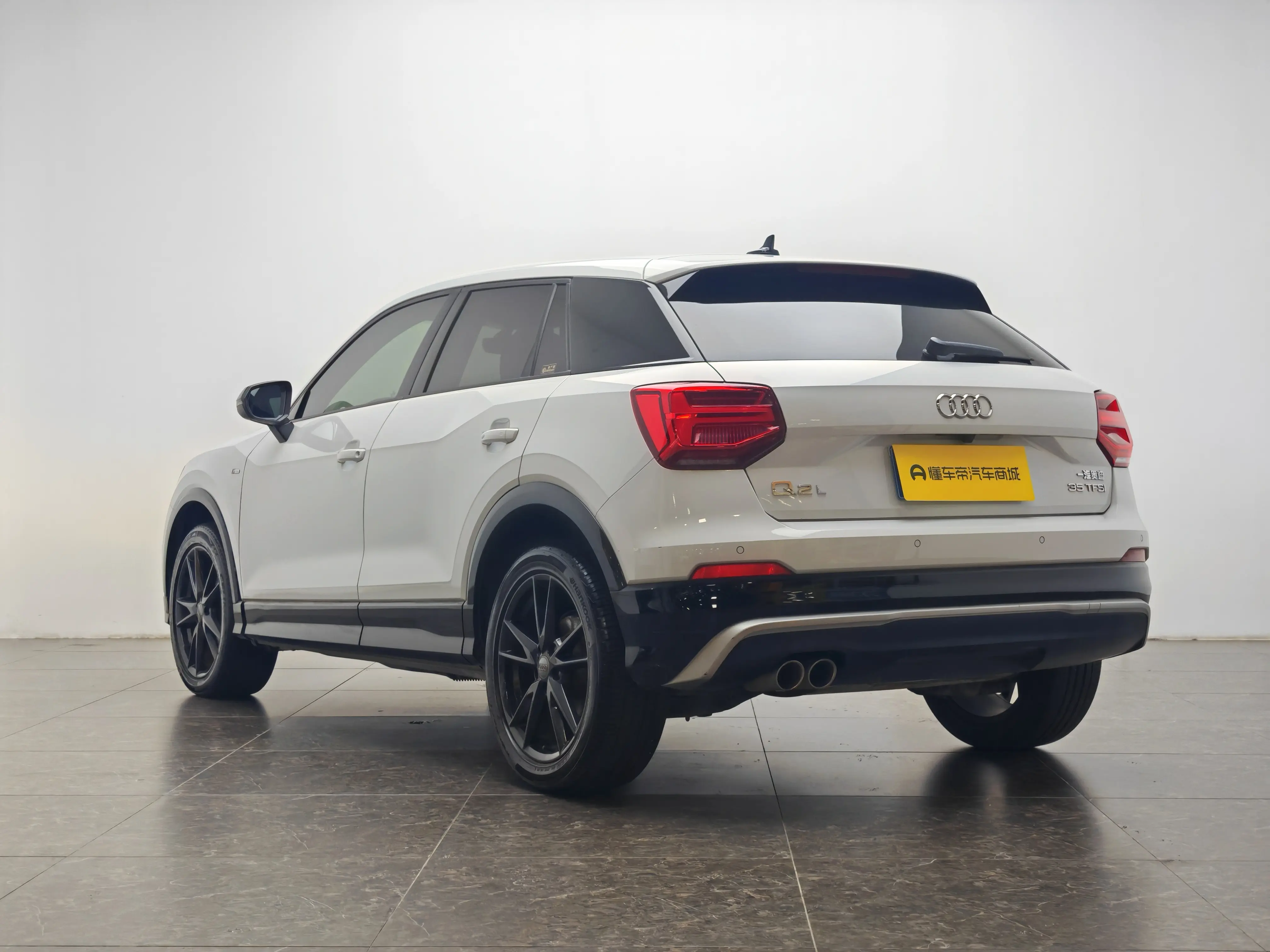 Audi Q2L