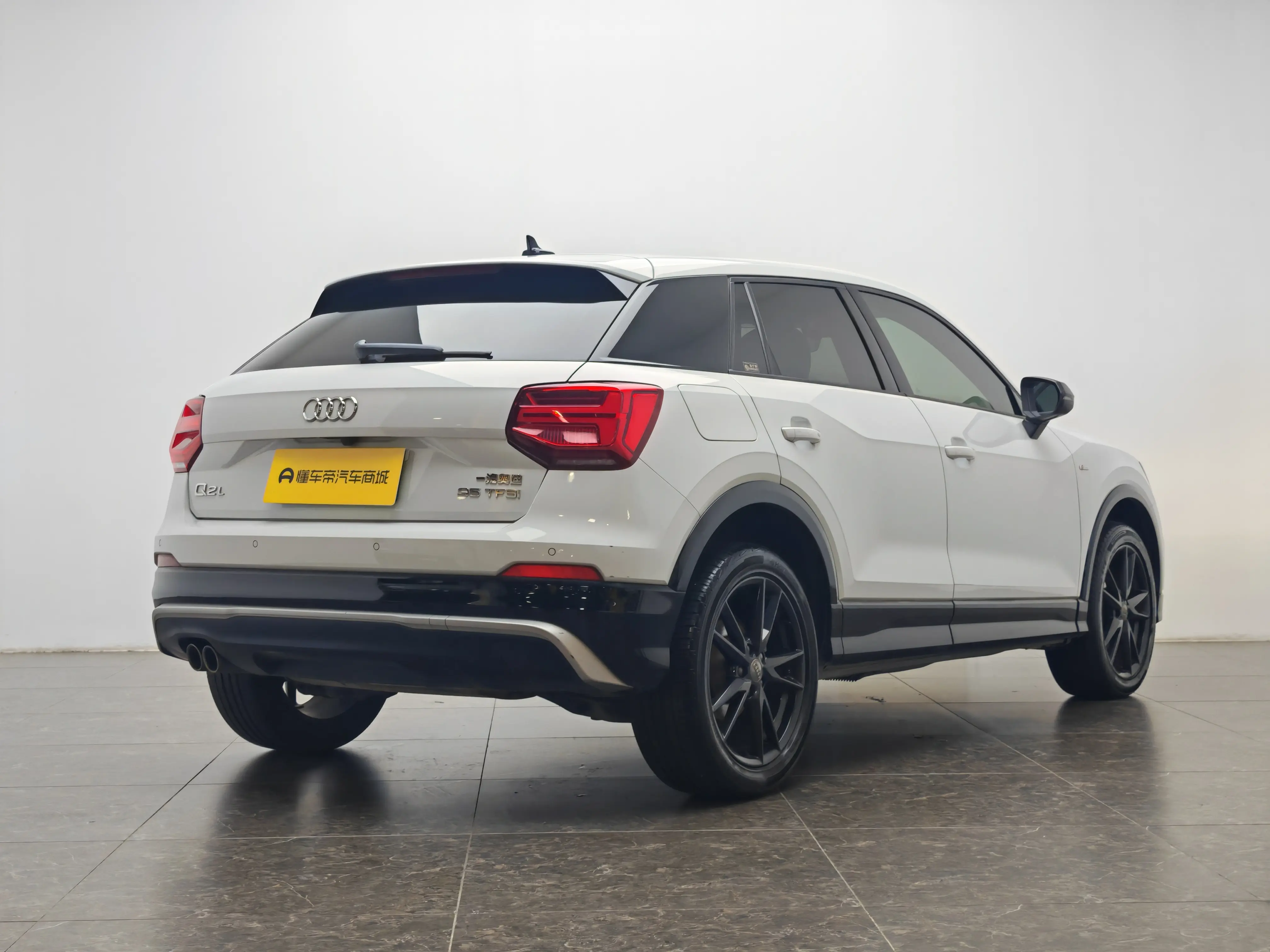 Audi Q2L