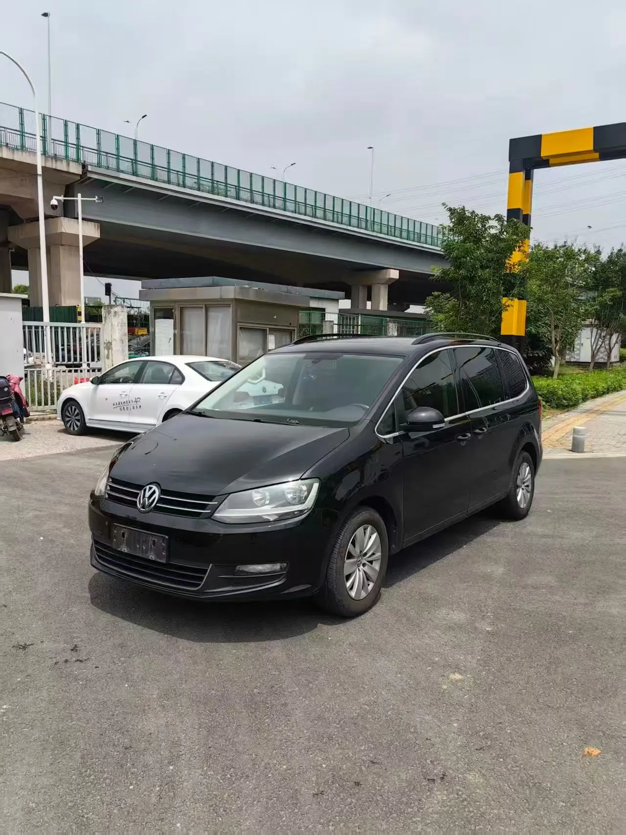 Volkswagen Sharon