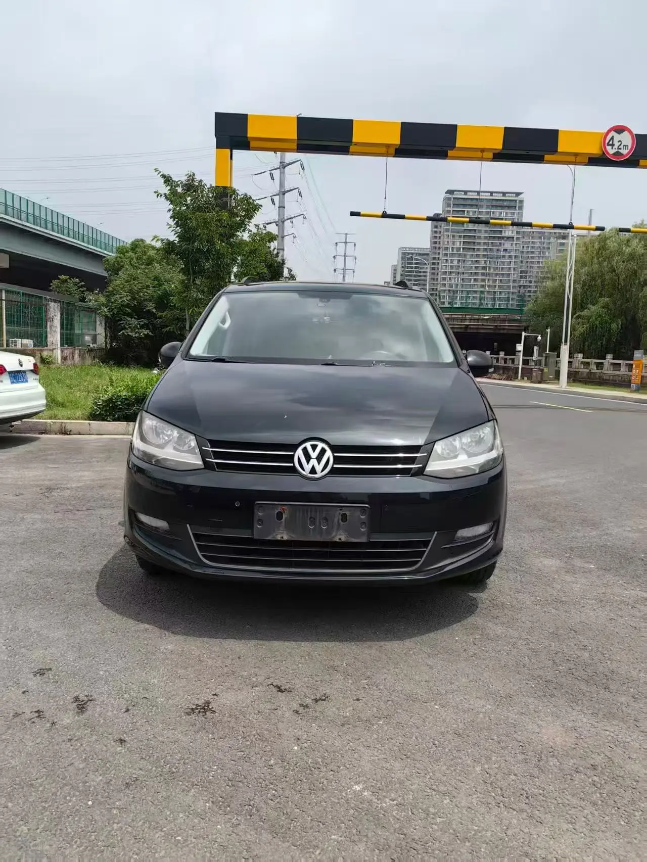 Volkswagen Sharon