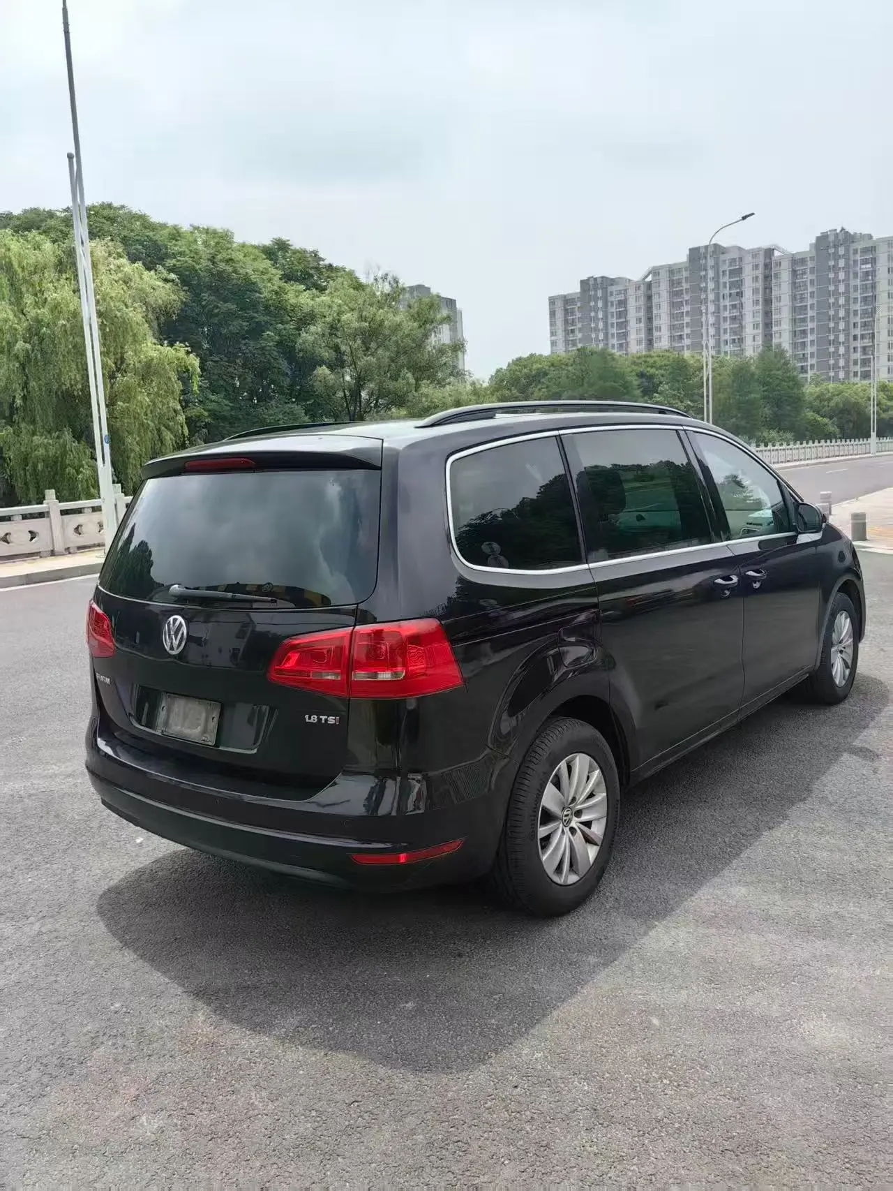 Volkswagen Sharon