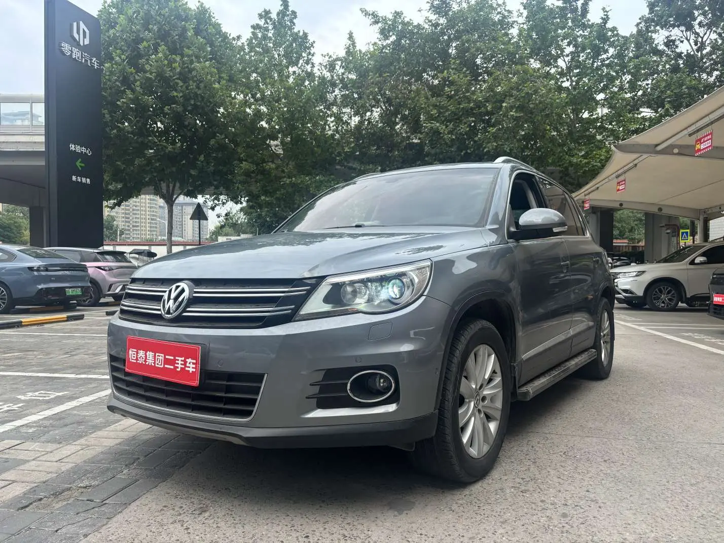 Volkswagen Tiguan (Tharu)