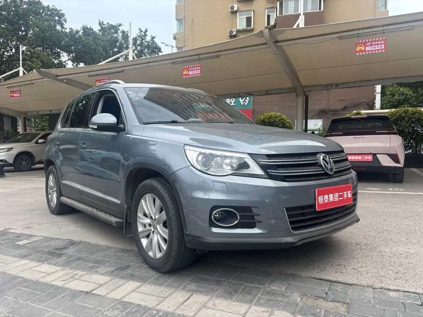 Volkswagen Tiguan (Tharu)