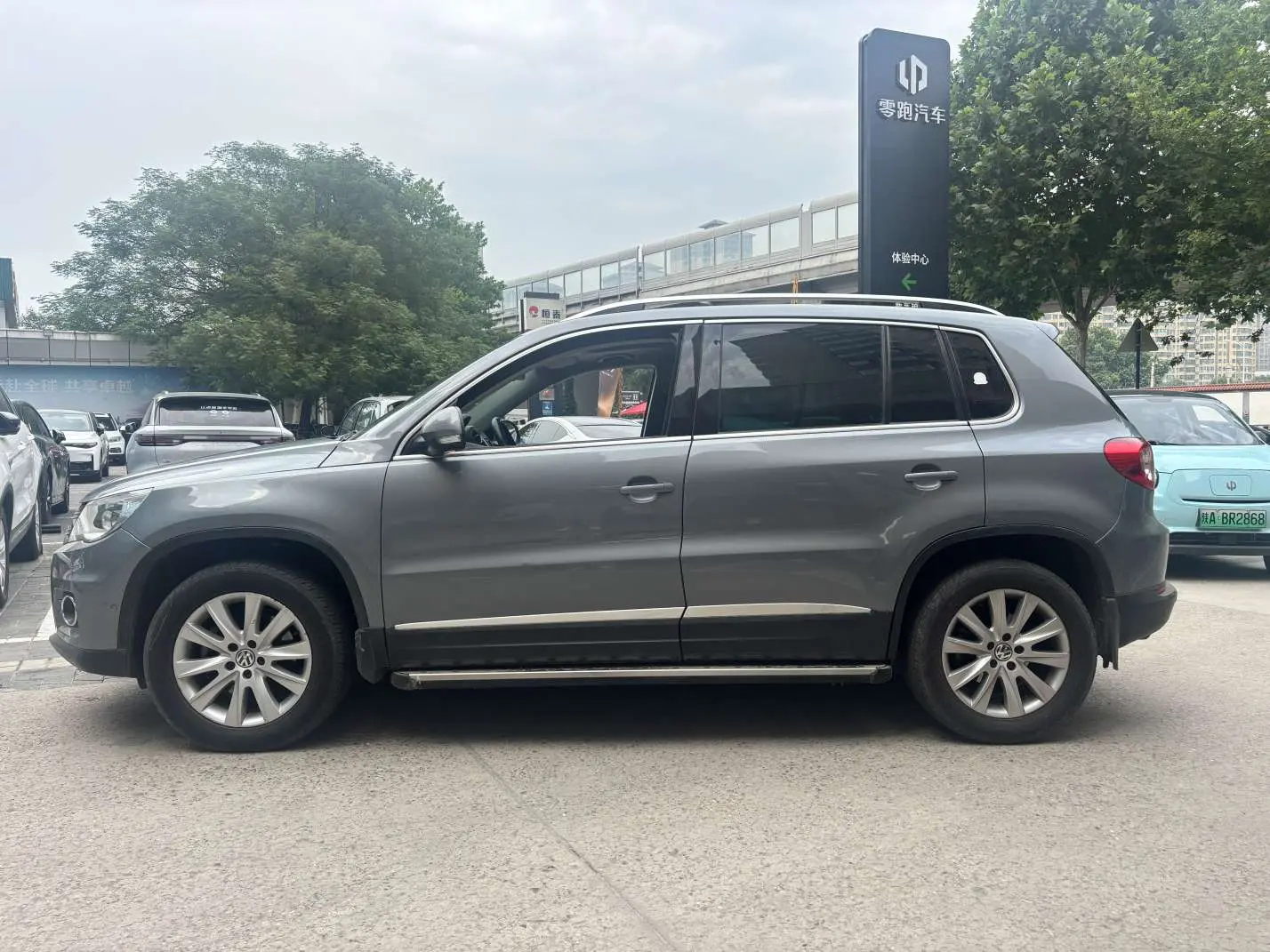 Volkswagen Tiguan (Tharu)