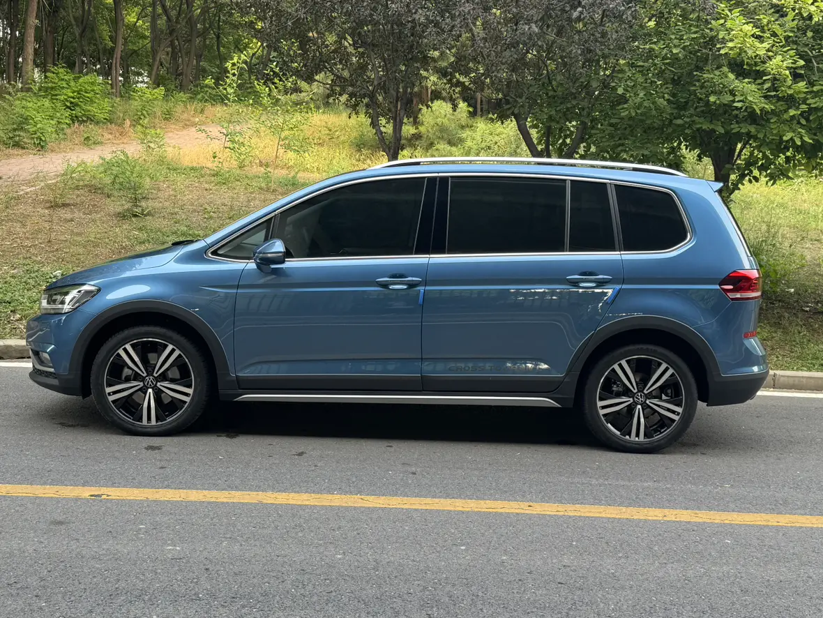 Volkswagen Touran L