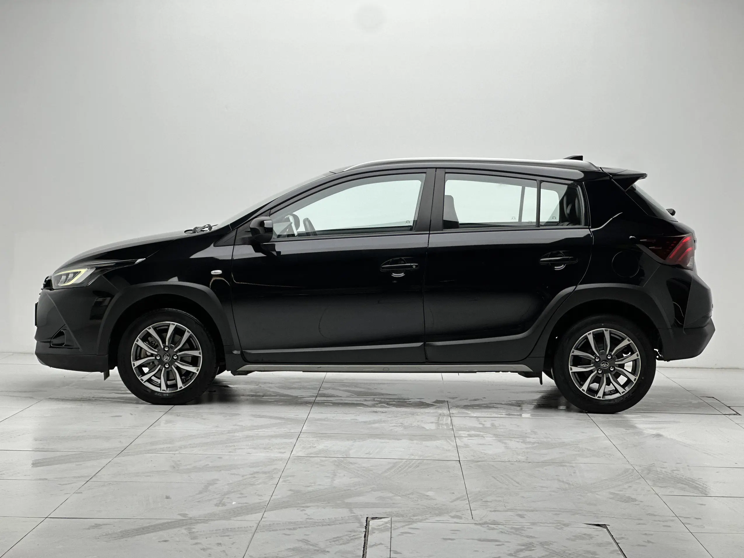 Toyota Yaris L