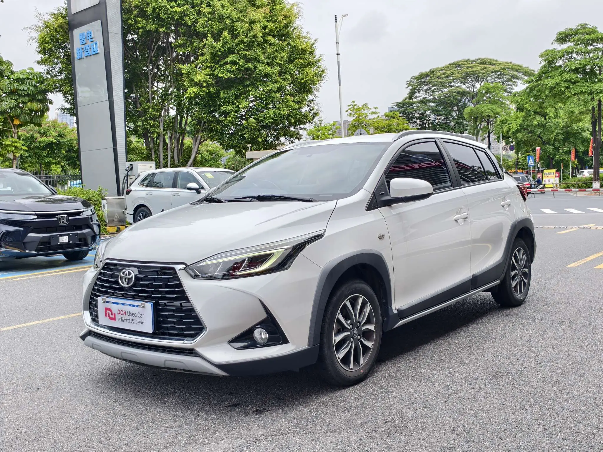 Toyota Yaris L