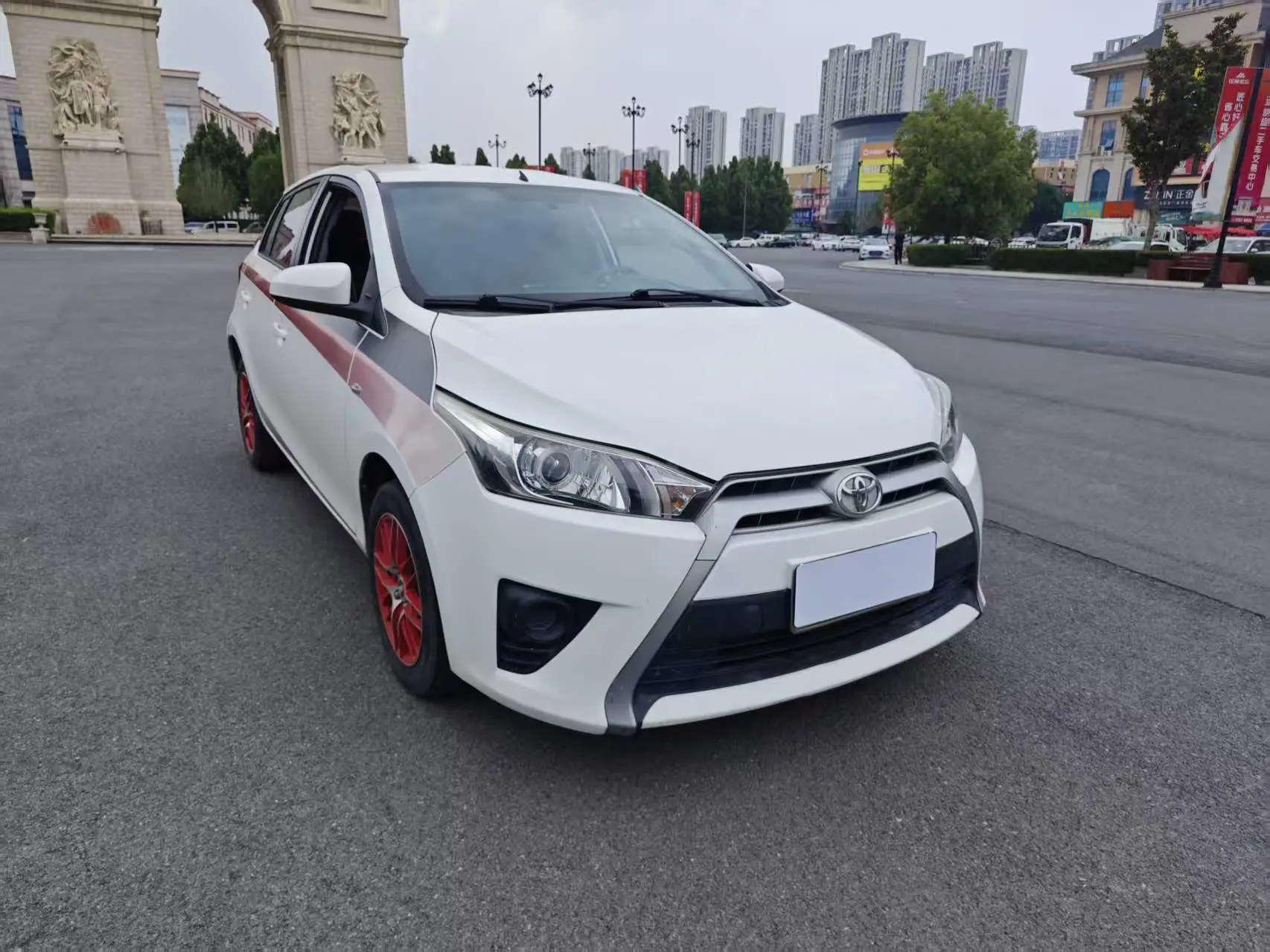 Toyota Yaris L