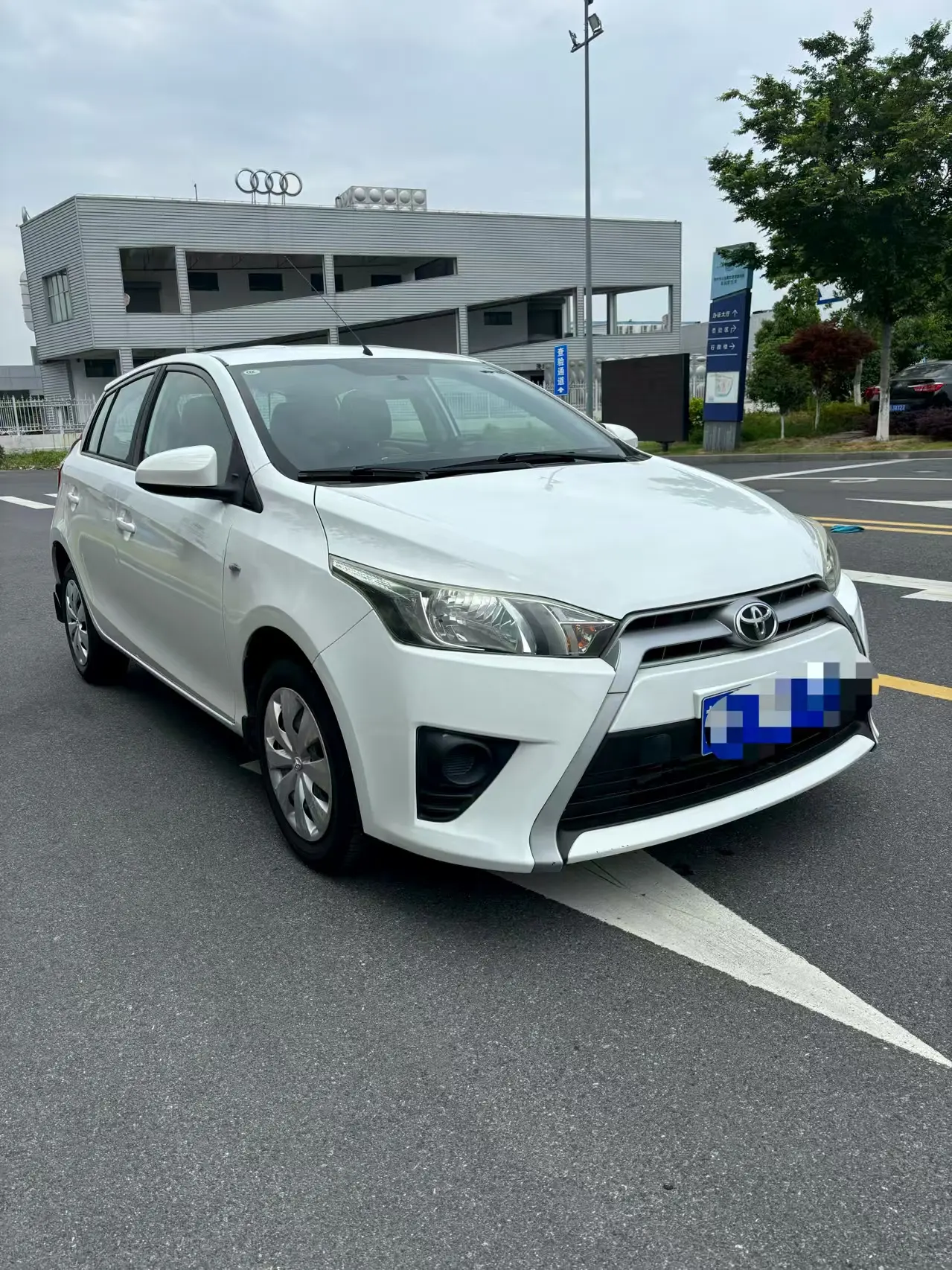 Toyota Yaris L