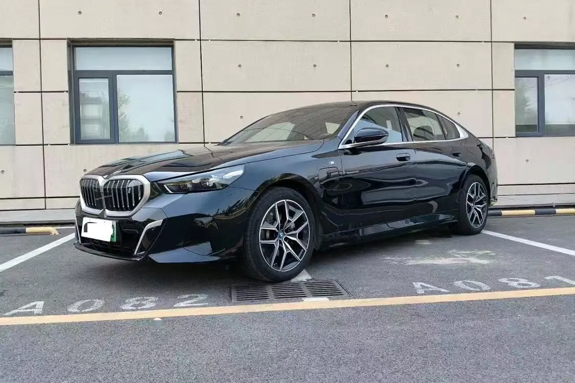 BMW i5