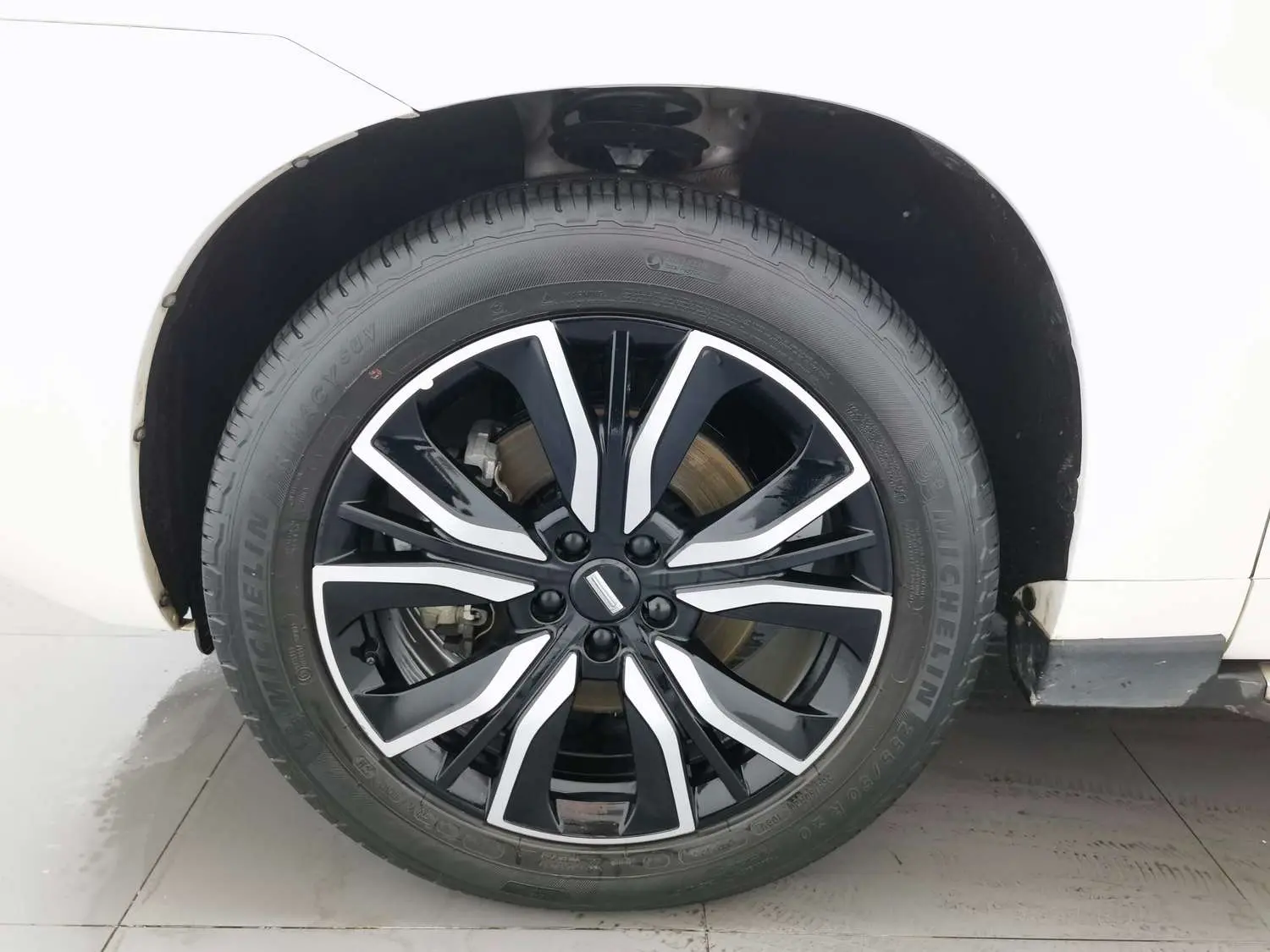 Wey Wei brand VV7