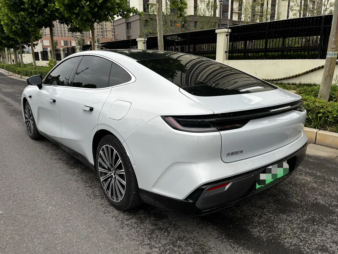 Geely Galaxy Star 8 PHEV
