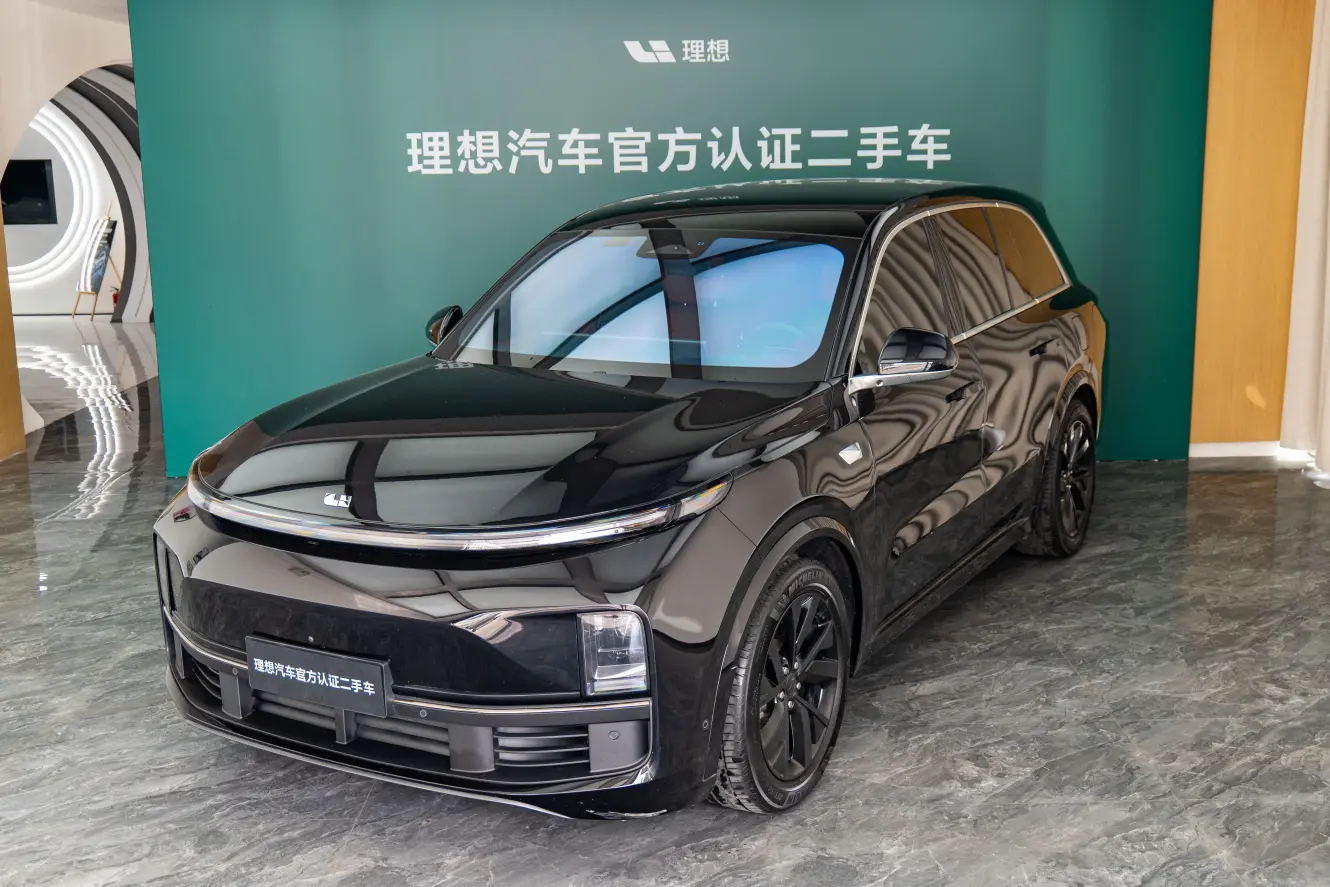 Lixiang L8