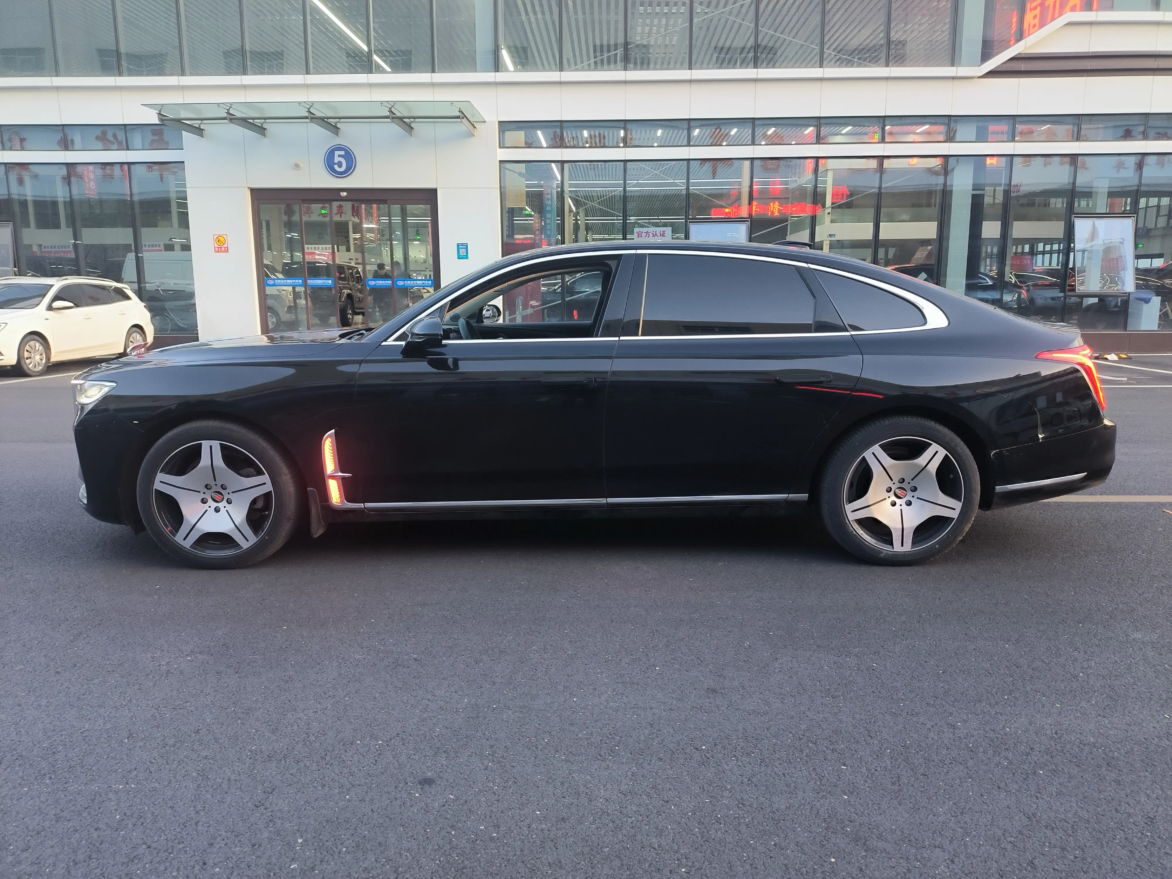 Hongqi H9