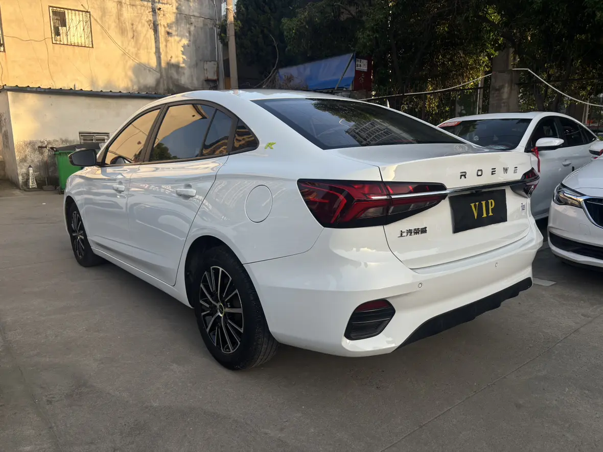 Roewe i5