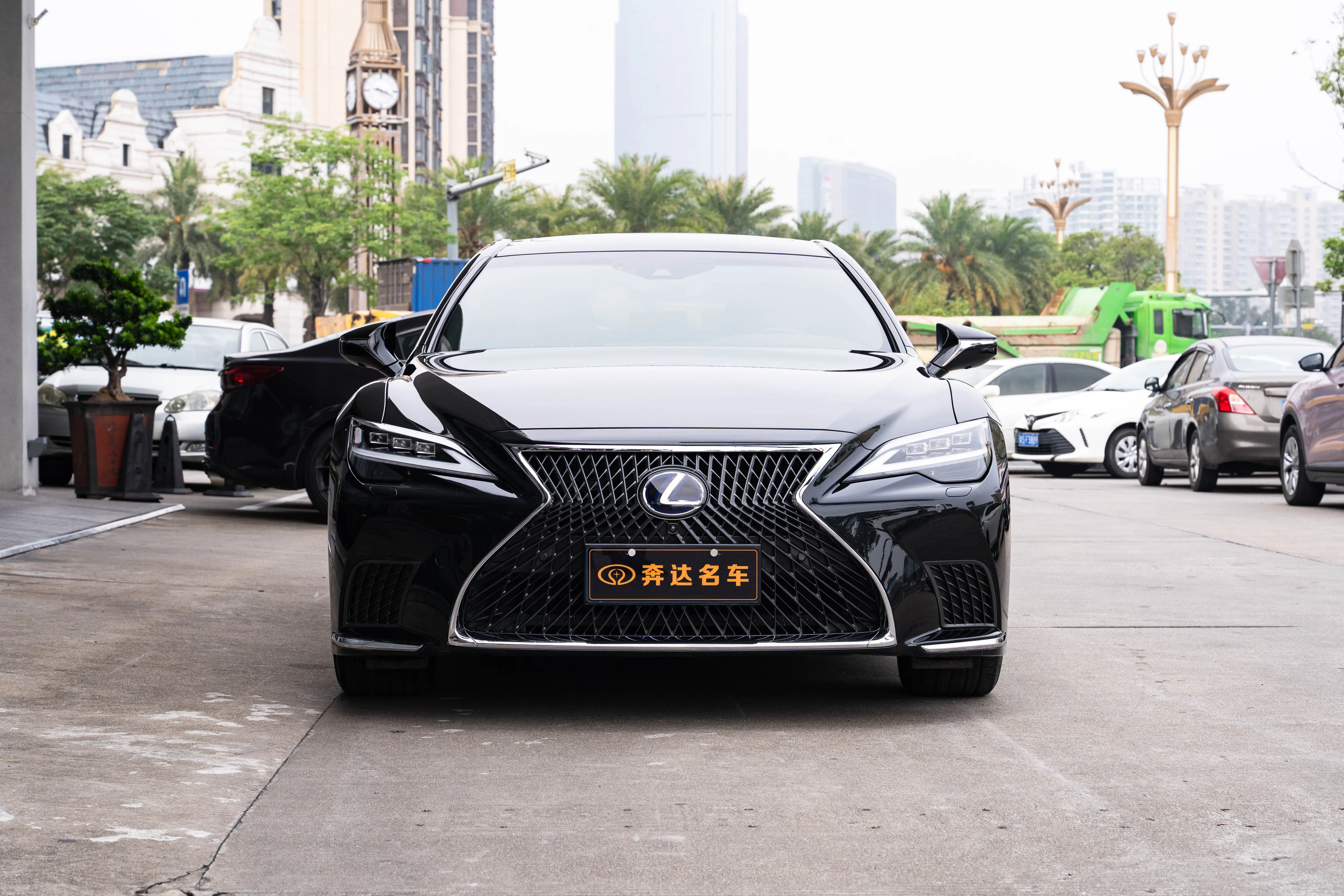 Lexus LS