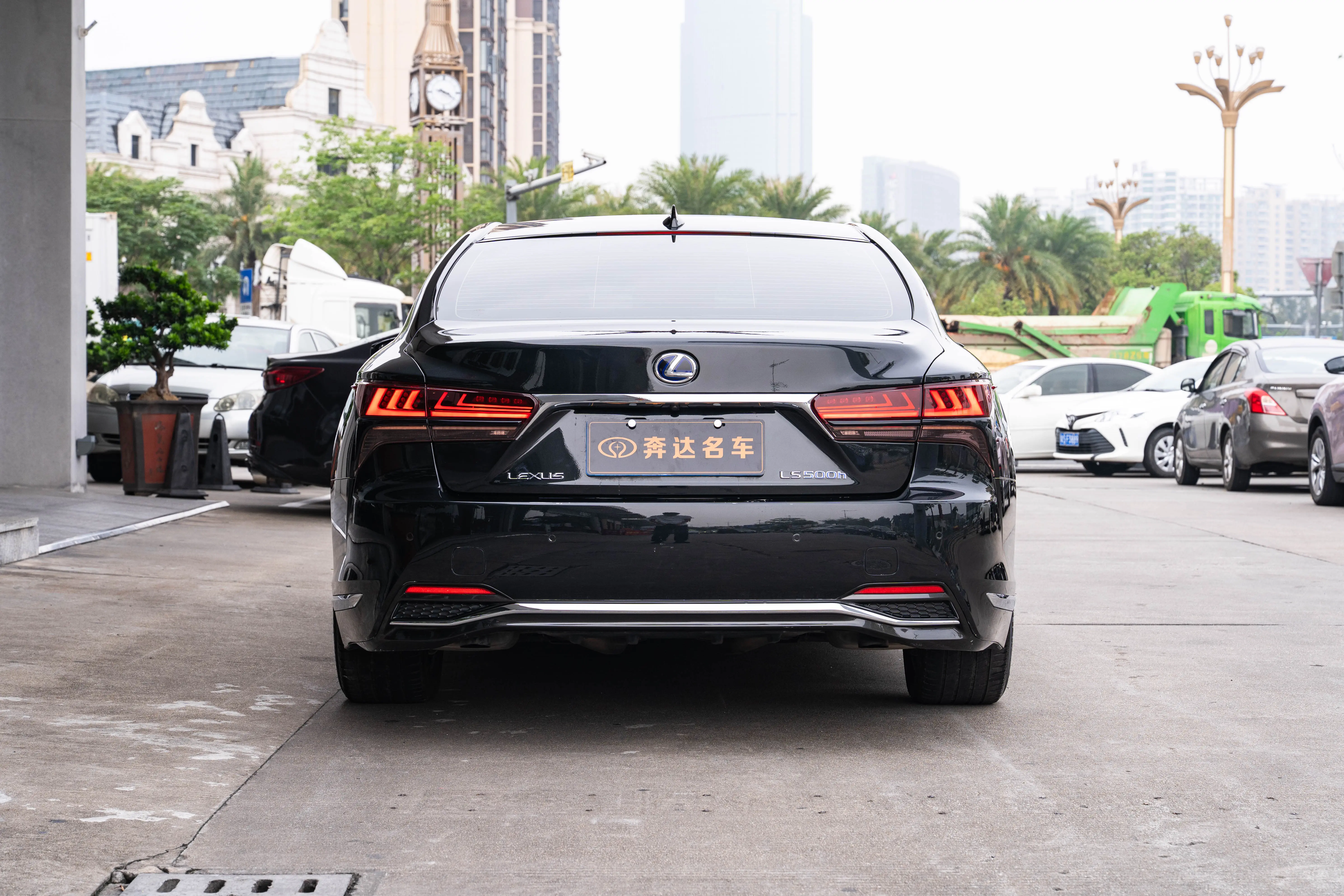 Lexus LS