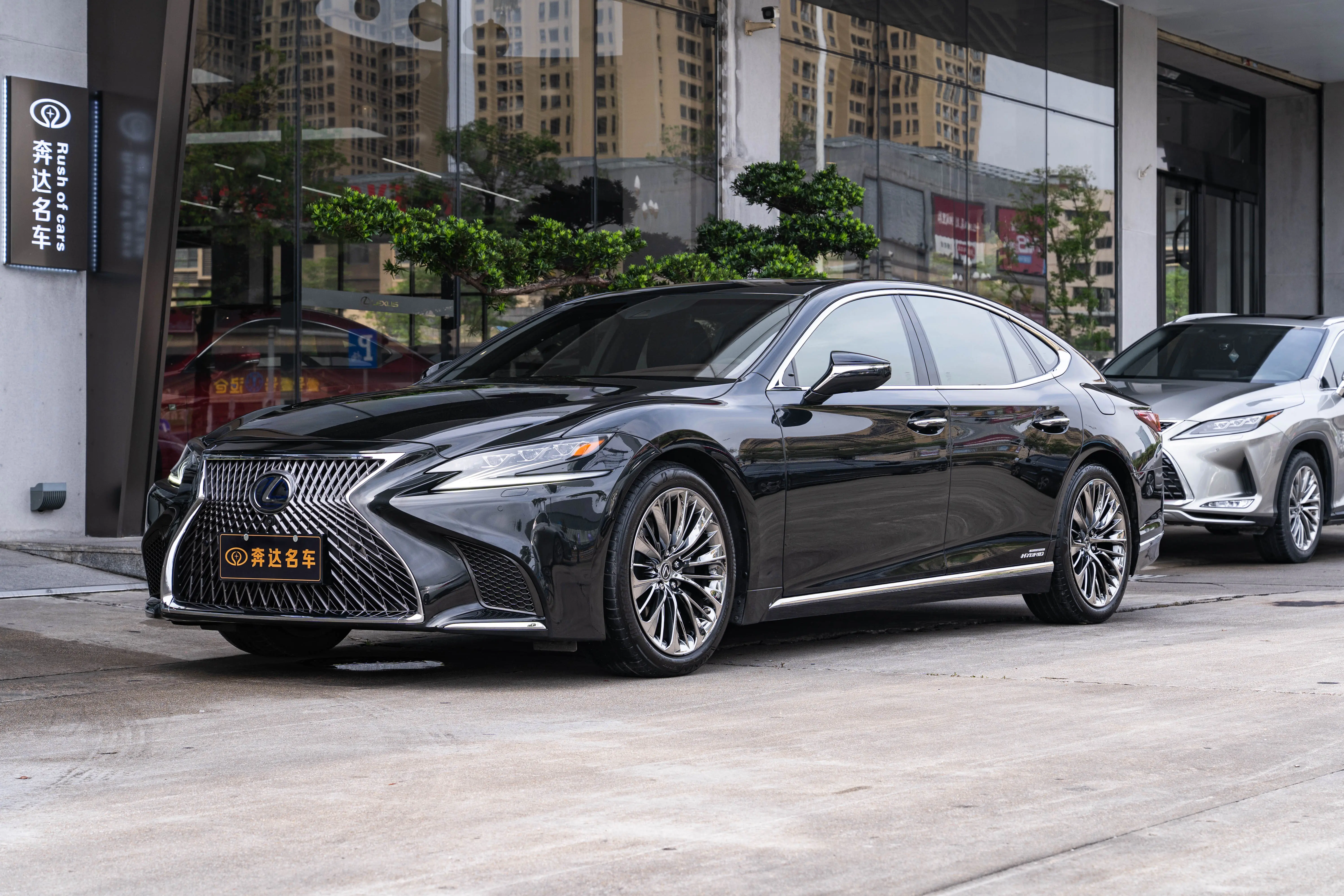 Lexus LS