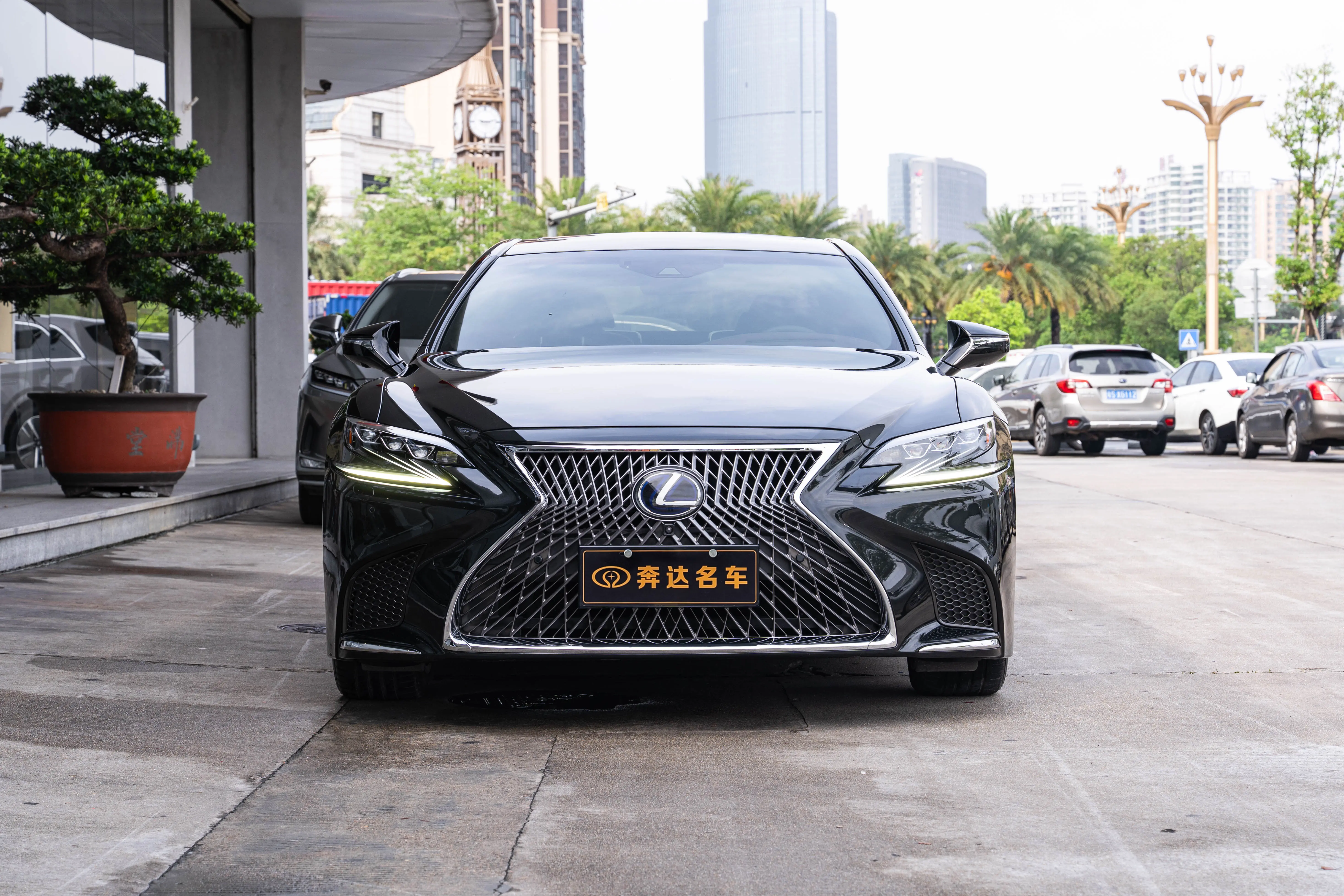 Lexus LS