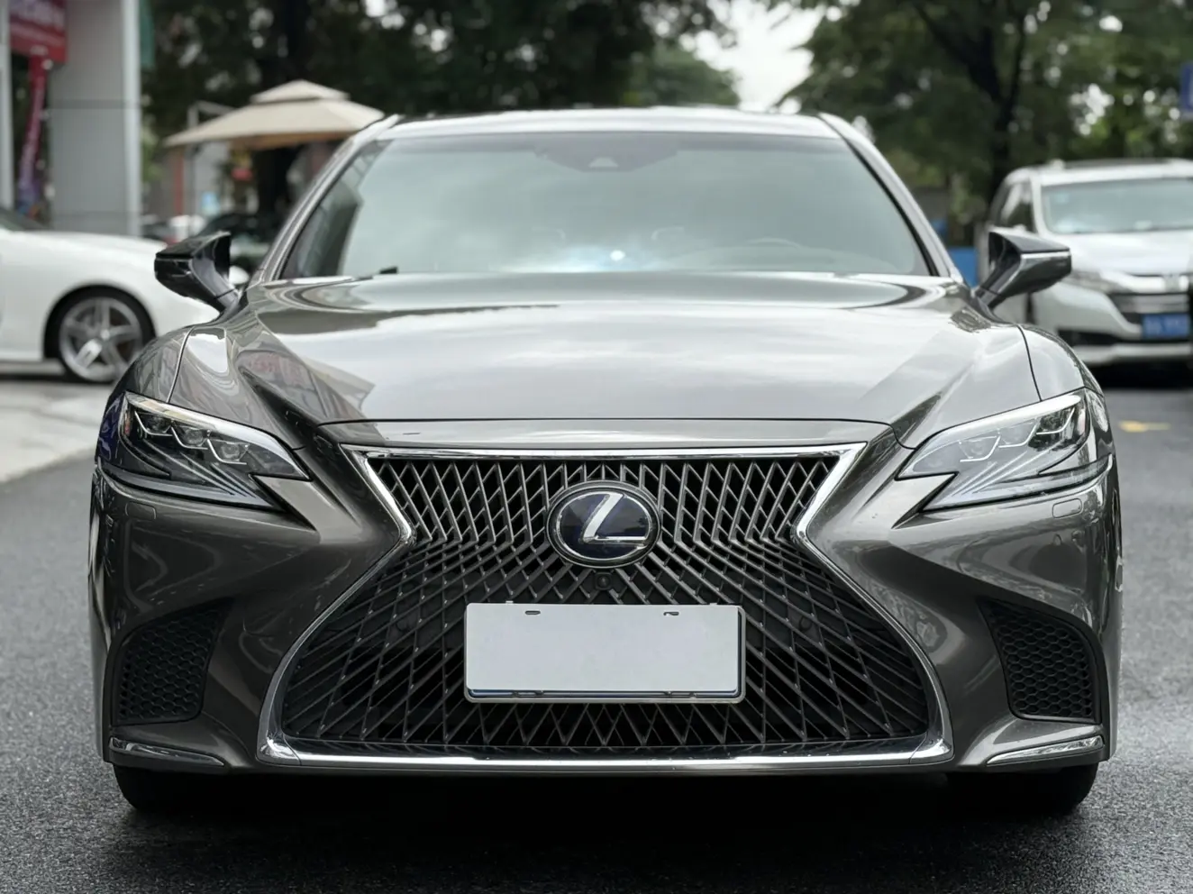 Lexus LS