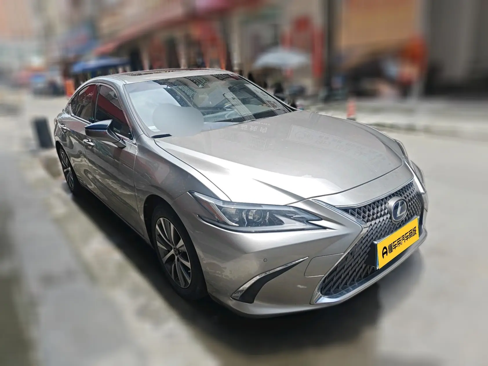 Lexus ES