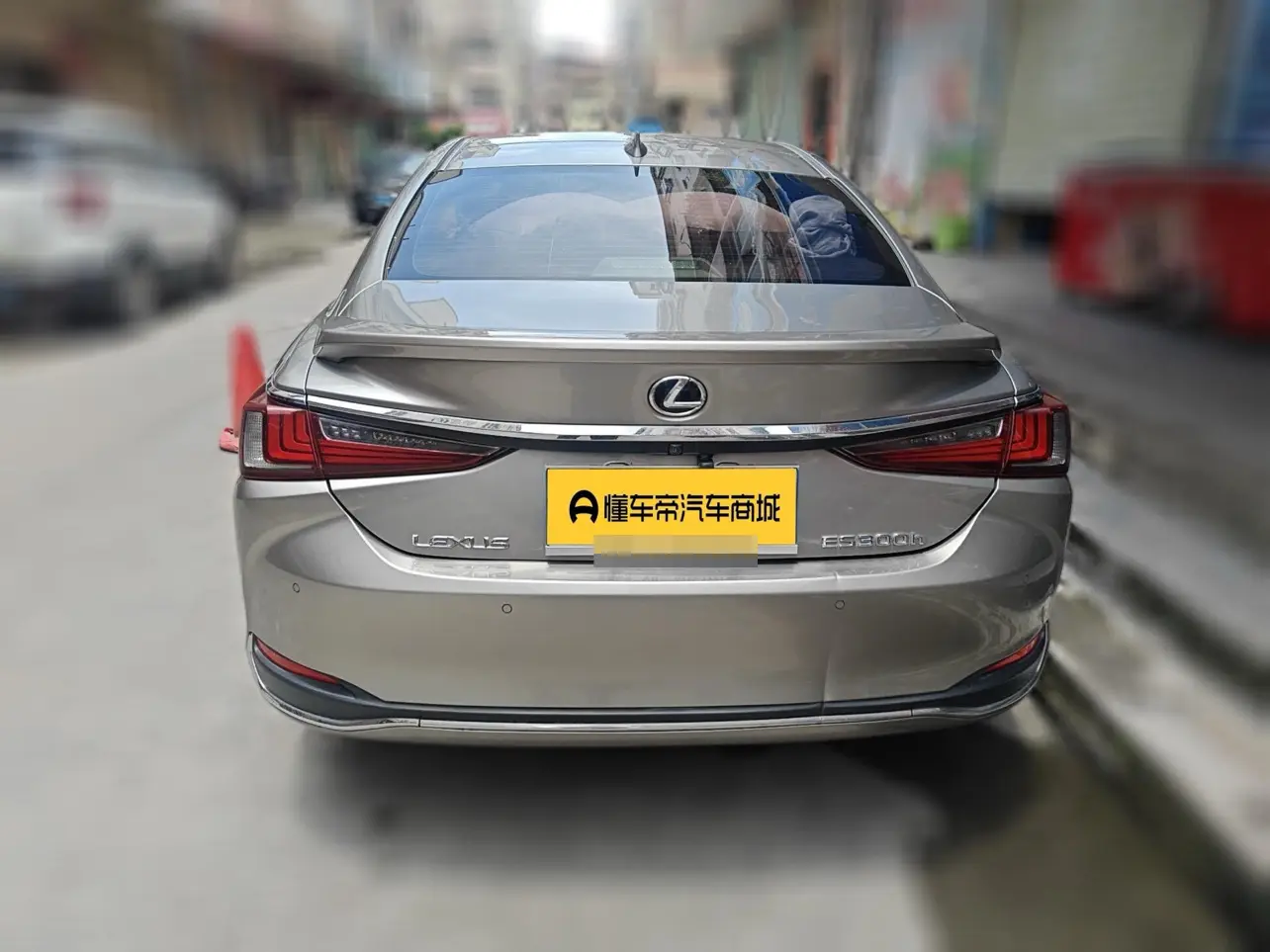 Lexus ES