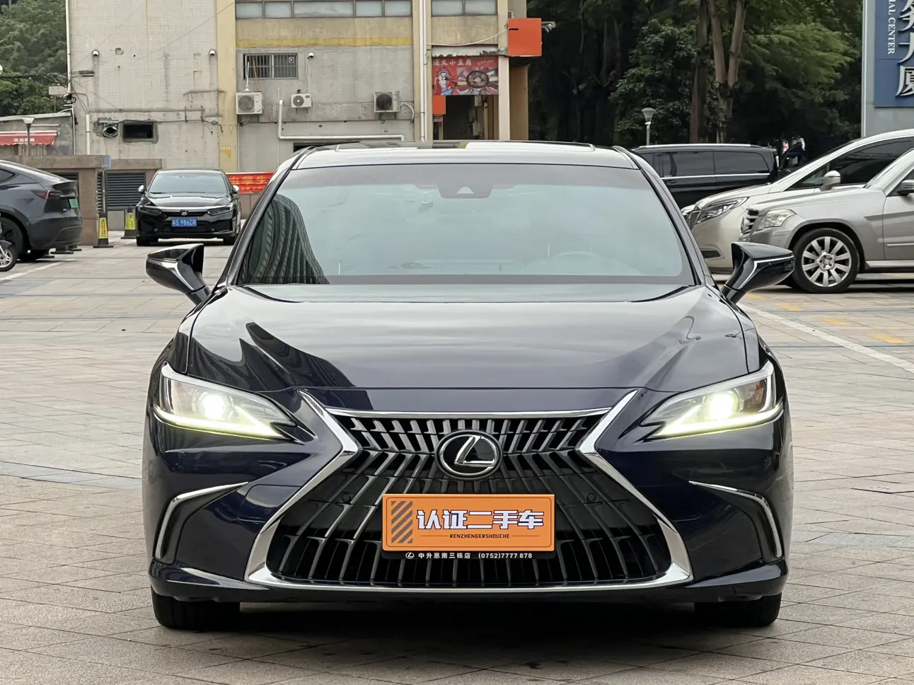 Lexus ES