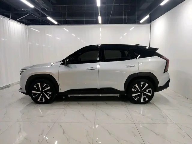 Geely Atlas L