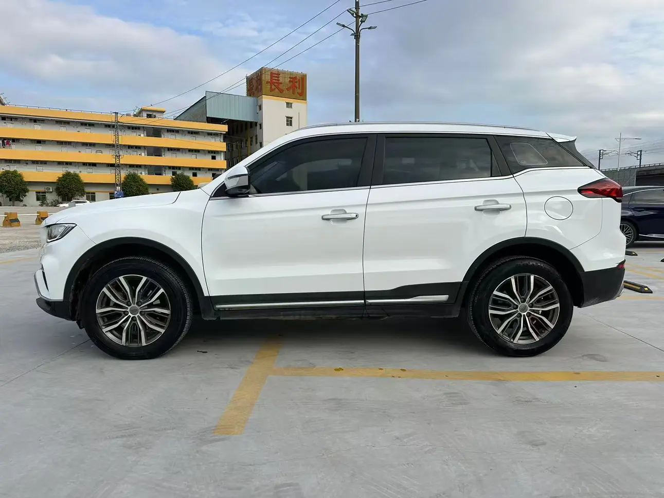 Geely Atlas