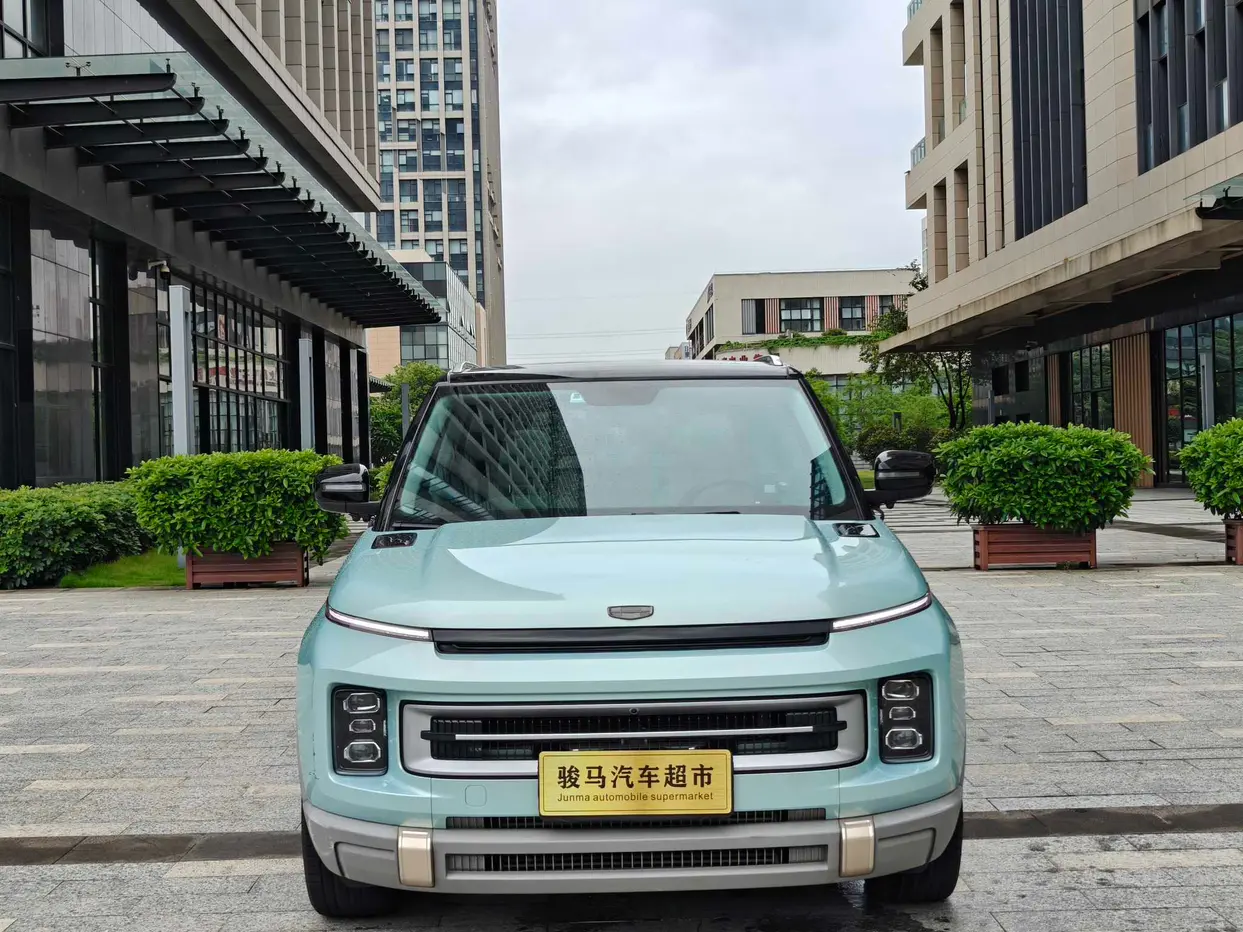 Geely ICON