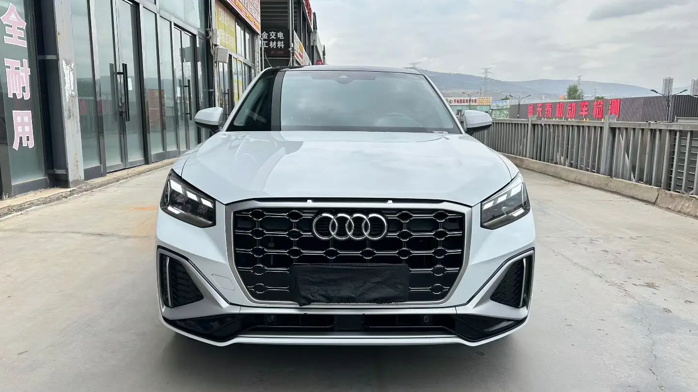 Audi Q2L