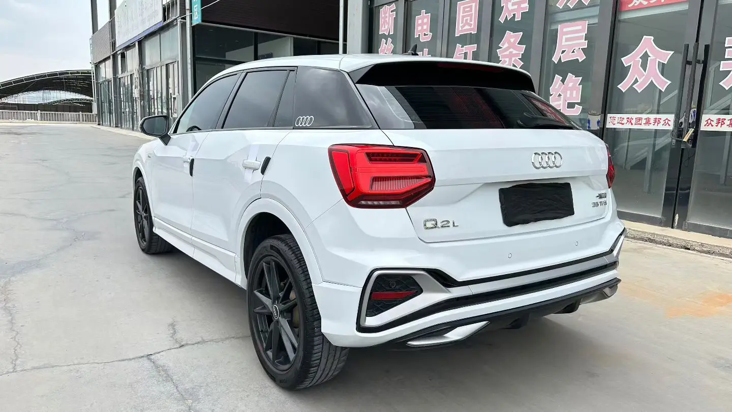 Audi Q2L