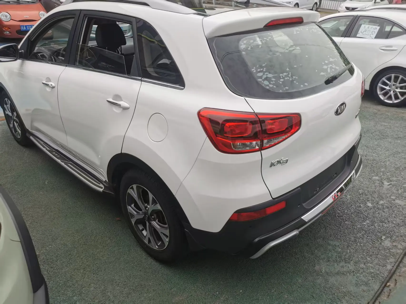 Kia Run proudly
