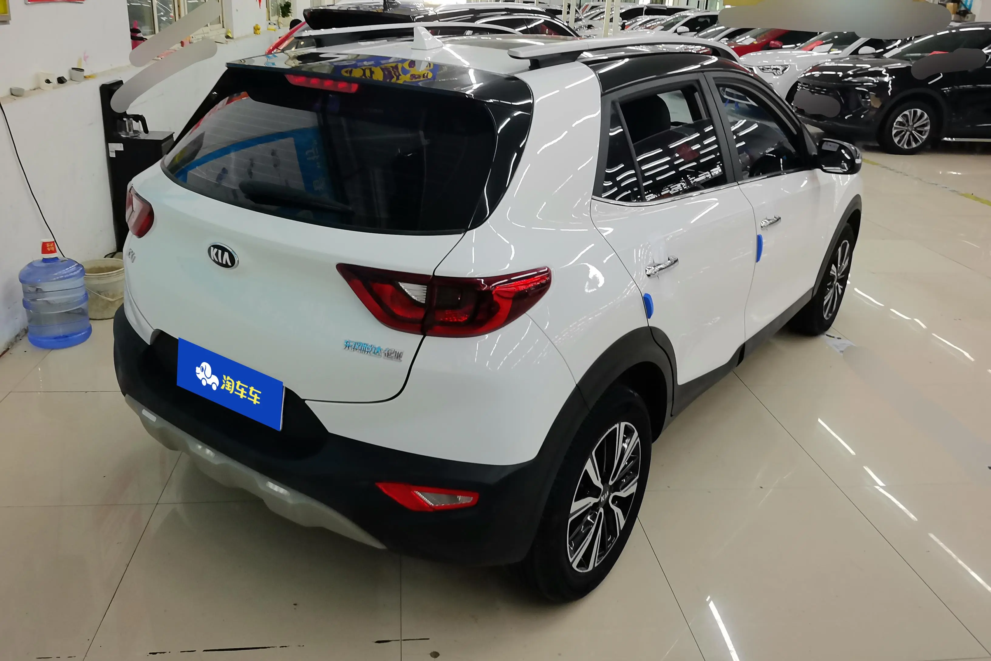 Kia KX1