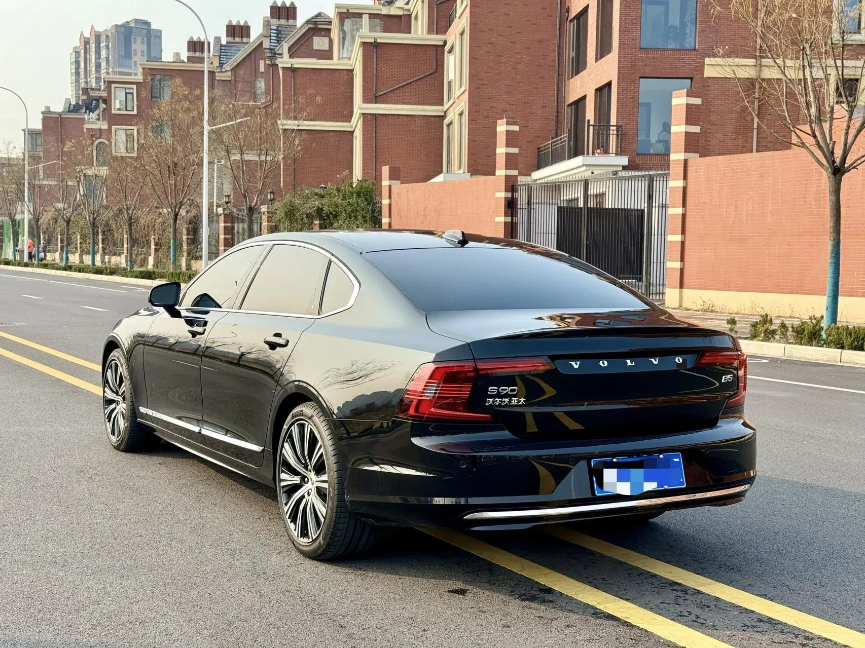 Volvo S90
