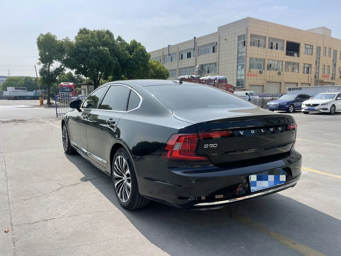 Volvo S90