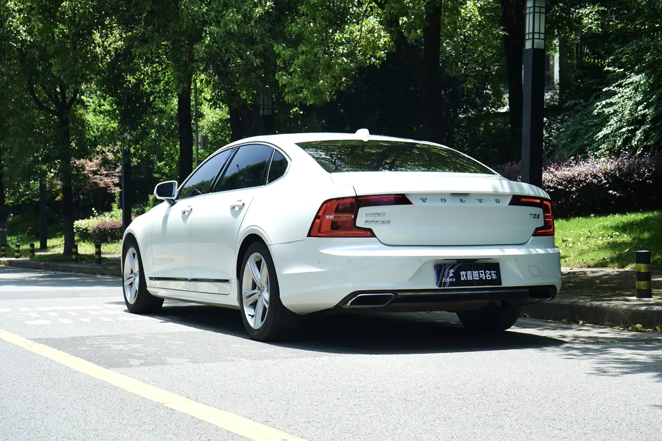 Volvo S90