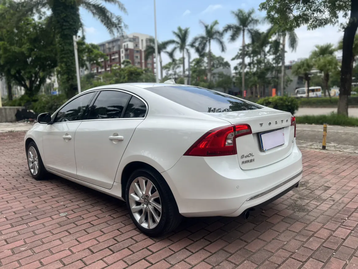 Volvo S60