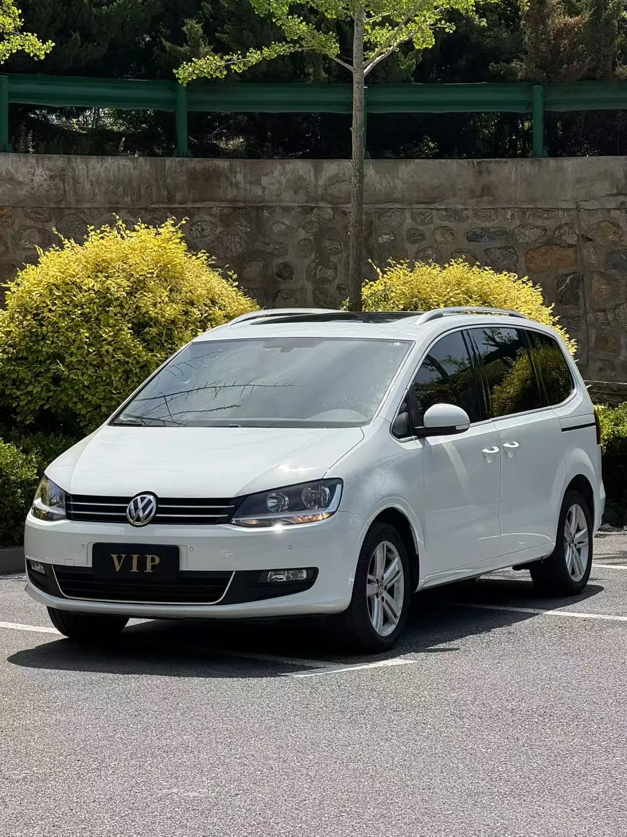 Volkswagen Sharon