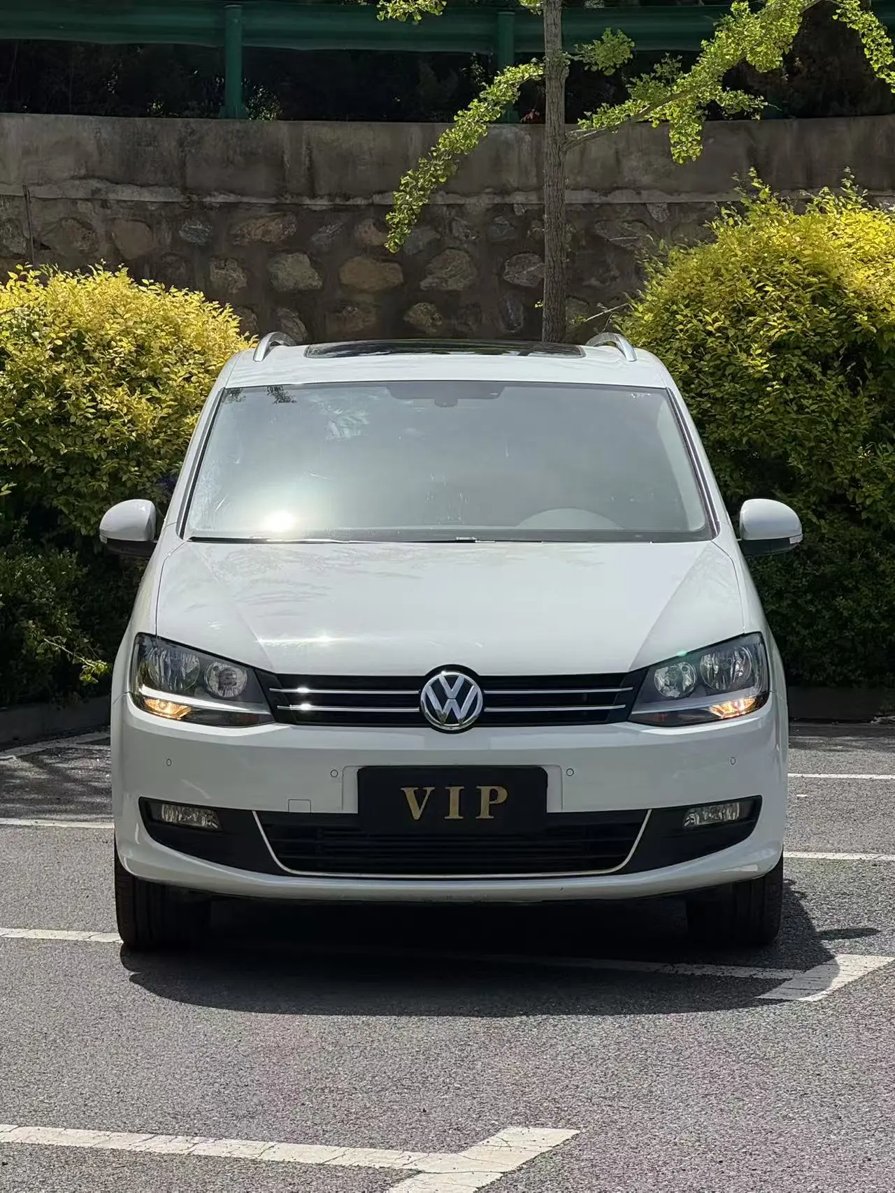 Volkswagen Sharon