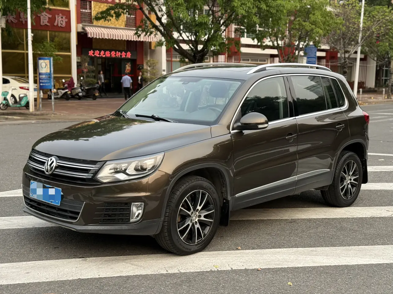 Volkswagen Tiguan (Tharu)