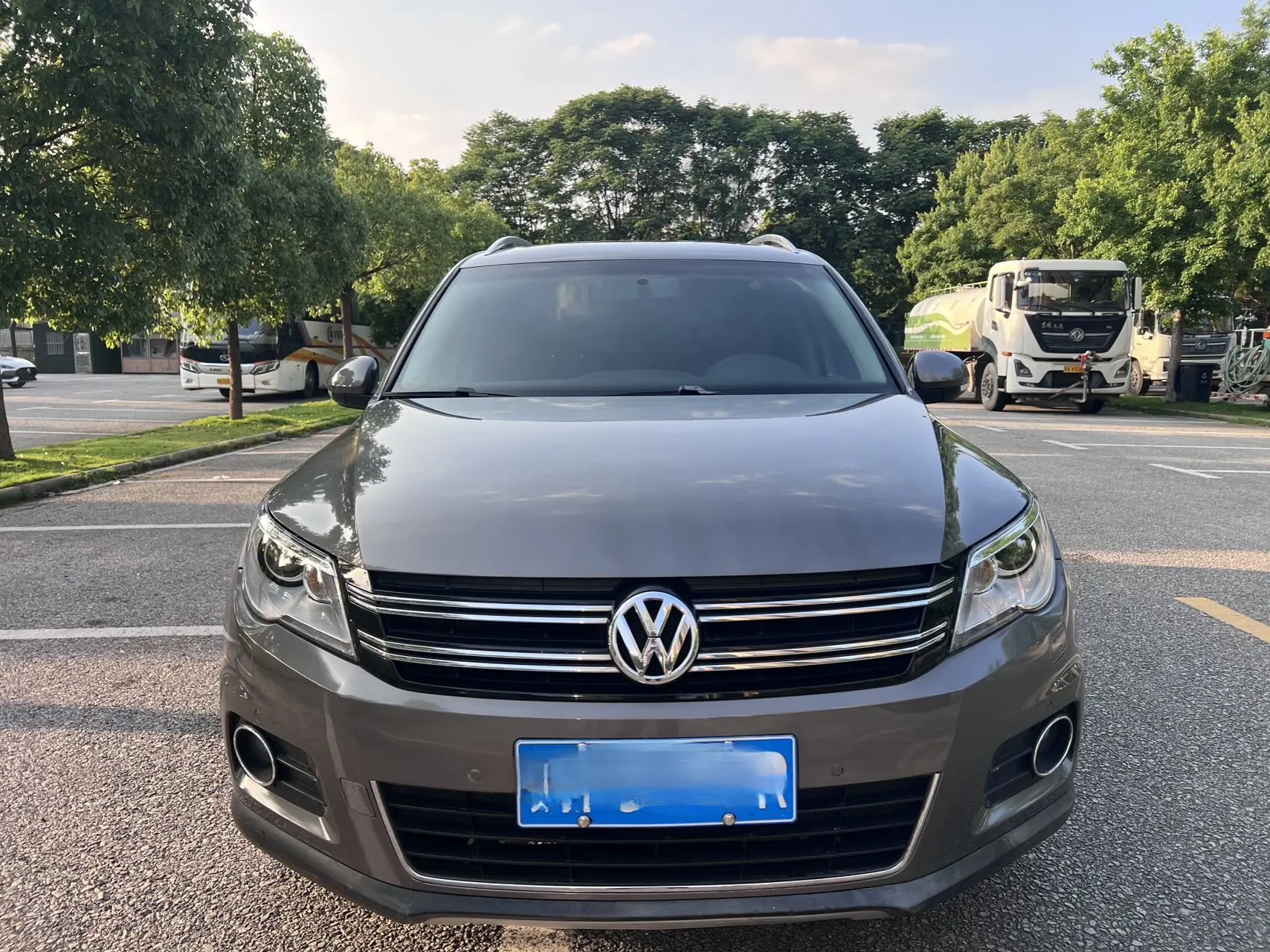Volkswagen Tiguan (Tharu)
