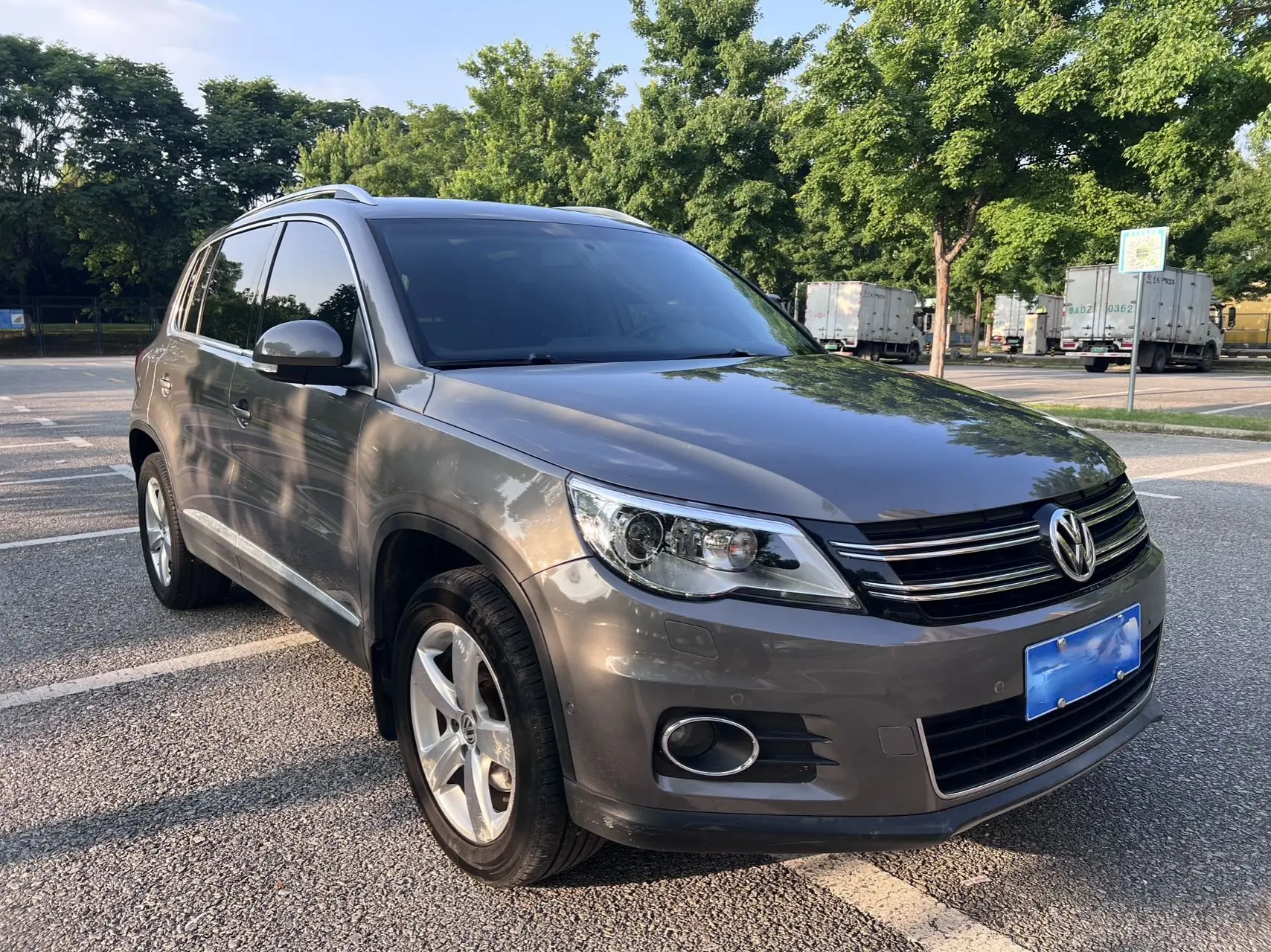 Volkswagen Tiguan (Tharu)