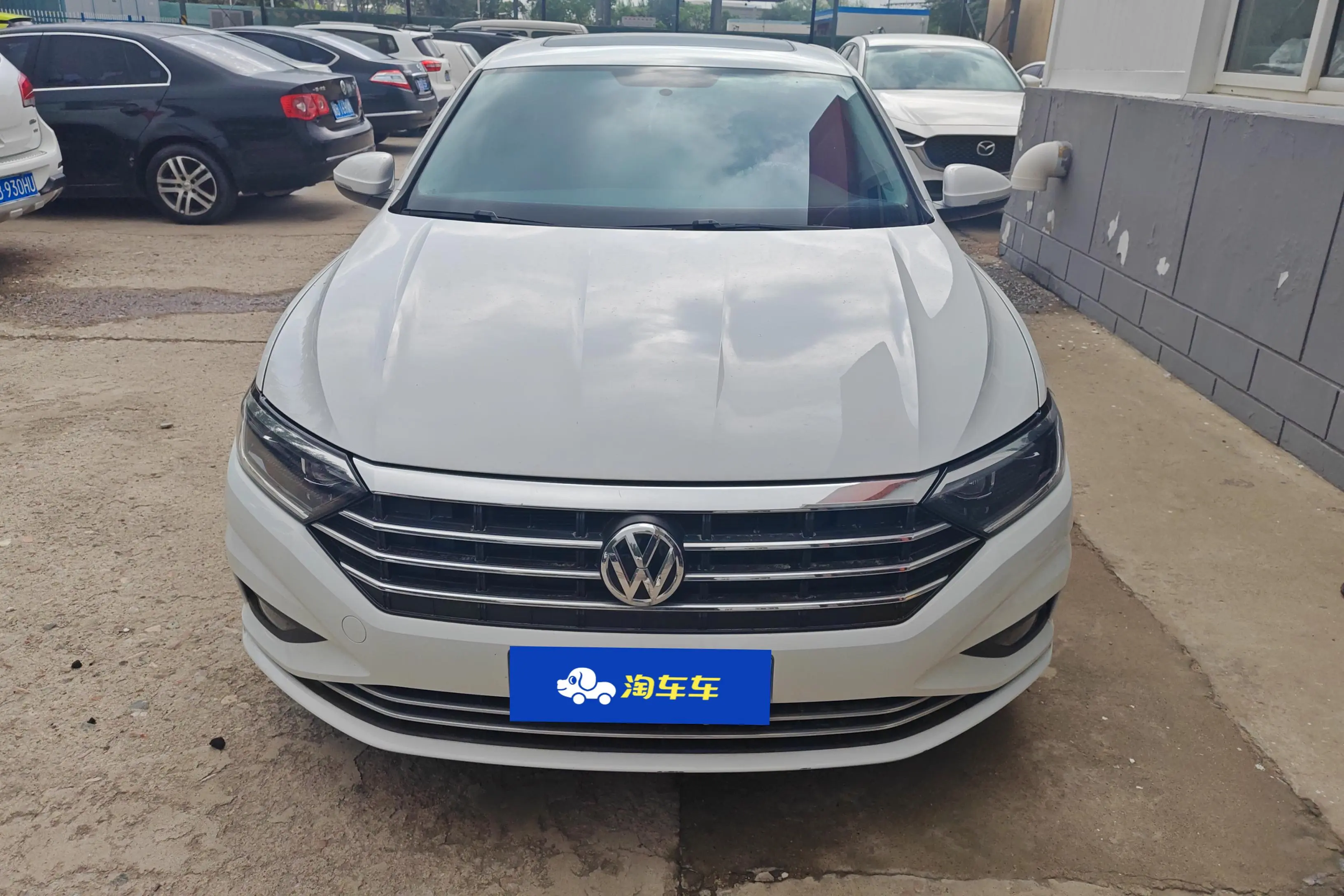 Volkswagen Sagitar
