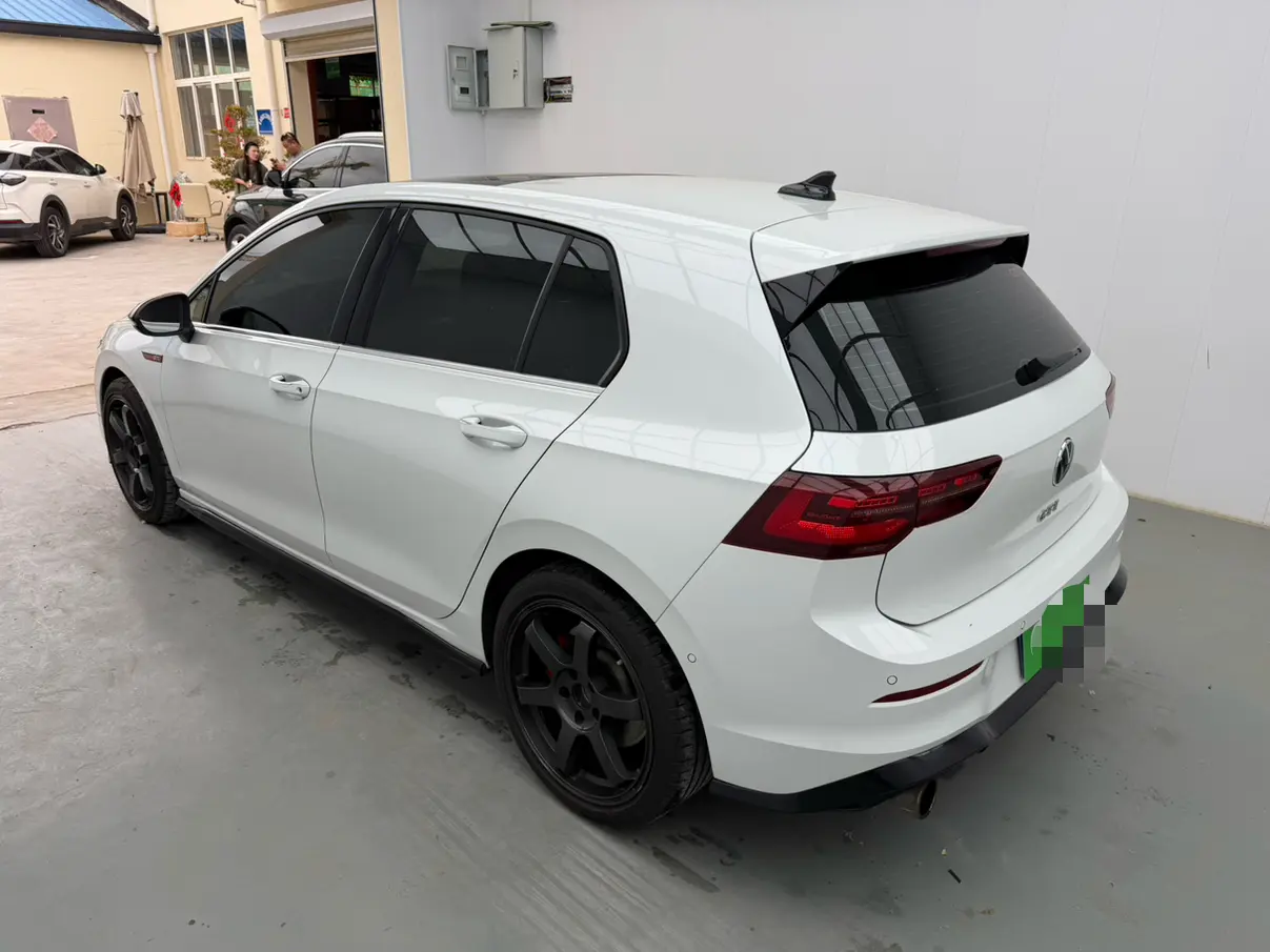 Volkswagen Golf GTI