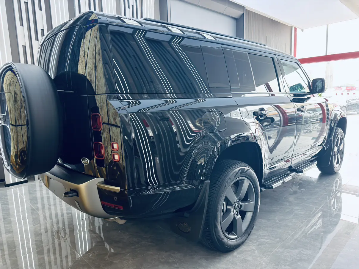 Land Rover guard